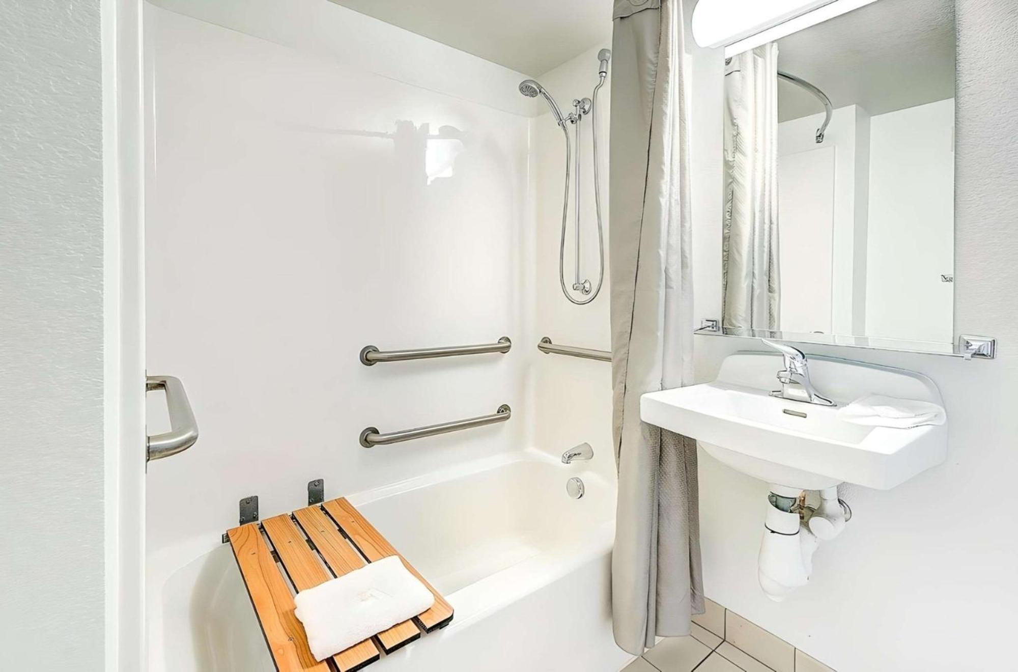 Park Inn By Radisson, Thornton Luaran gambar